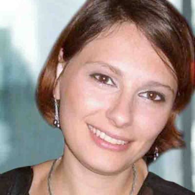 Dr Annette IVES<br />